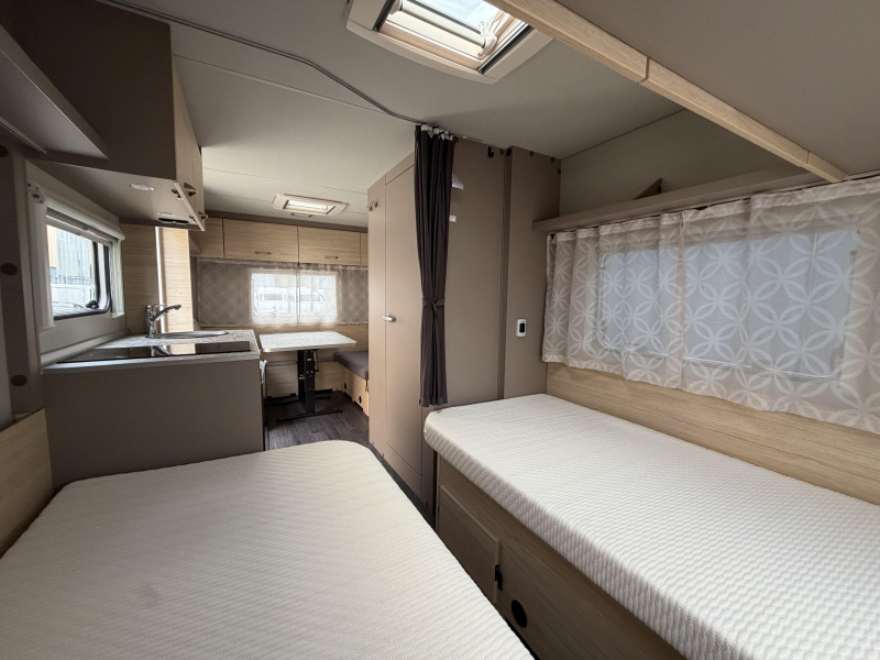 Weinsberg CaraCito 470 EU Single beds photo: 13