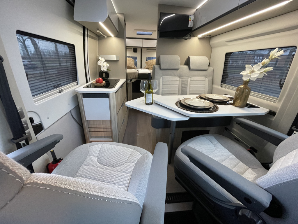 Adria Twin Plus 640 SLB ENKELE BEDDEN CAMERA CRUISE CONTROL foto: 14