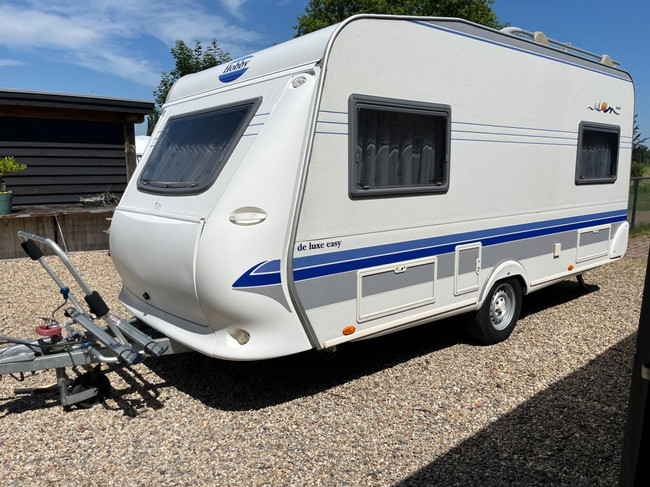 Hobby 450 De Luxe Easy fixed bed, round seat photo: 1