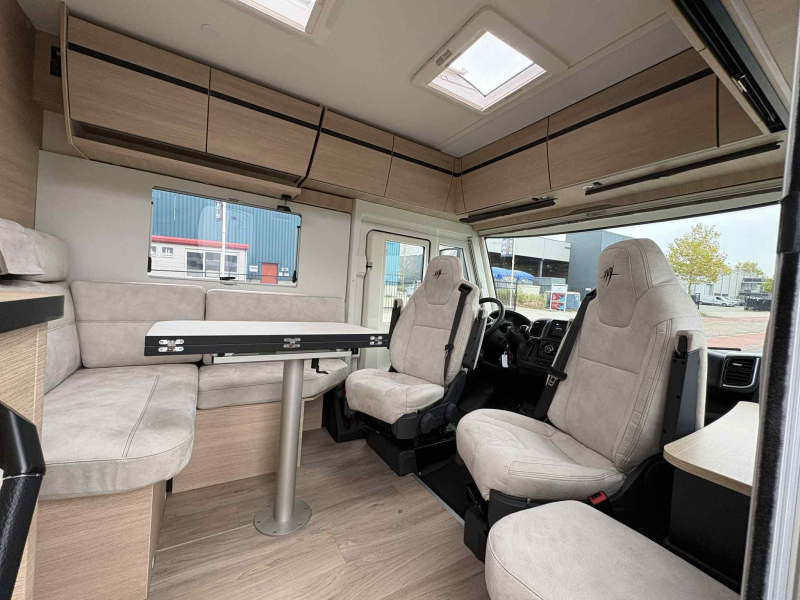 Rapido 850 F Primeur L = 6,99 m  foto: 7