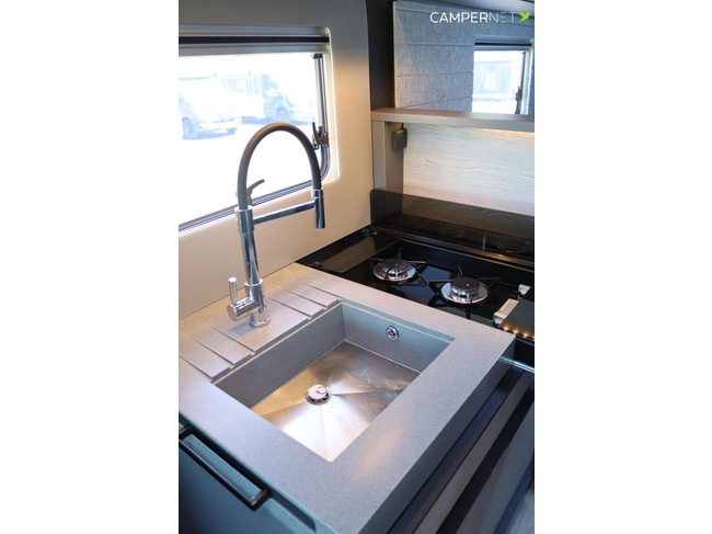 Niesmann+Bischoff iSmove 6.9E Clou Line 160pk Automaat | 7 meter | Unieke kleurstelling | Sonos | Zonnepanelen | Omvormer | Hefbed | foto: 10