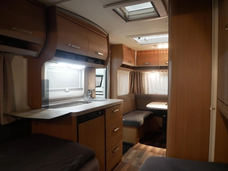 Knaus Sport 460 EU Mover sistema de nivelaci&oacute;n toldo foto: 13