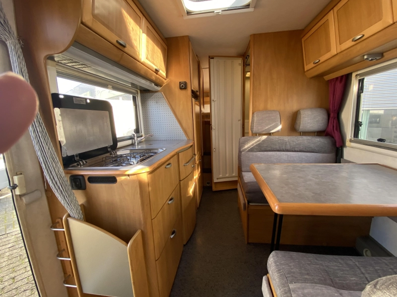 Hymer Camp 644 G 6 pers GROTE GARAGE 2,8  foto: 7