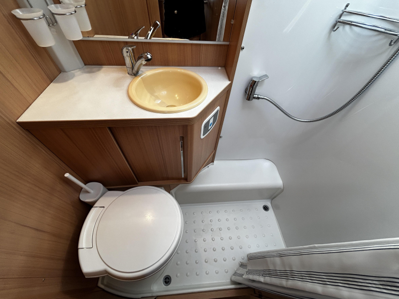 LMC Breezer 714 Alkoof/2013/Enkele-bedden  foto: 13