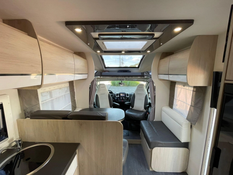 Chausson Special Edition 718 XLB Automaat Queensbed Airco  foto: 9