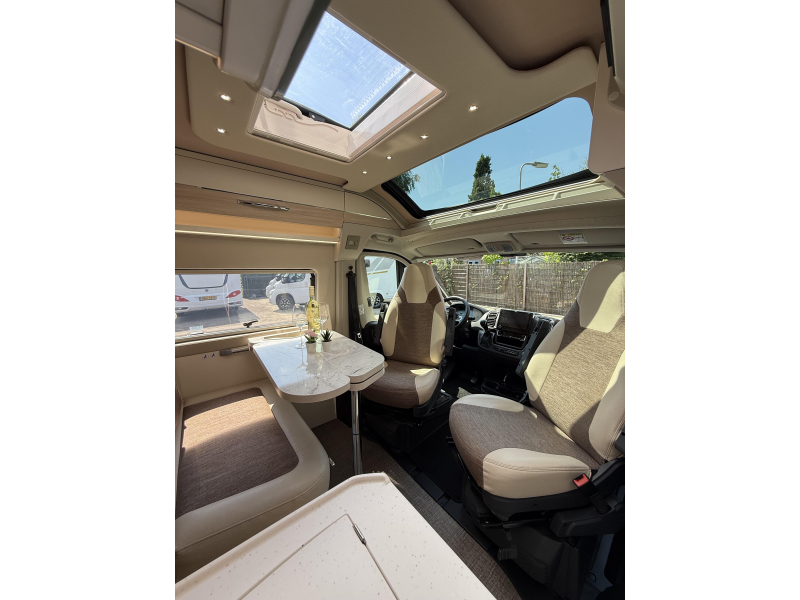 Eura Mobil Van 635 EB V635 EB Lage bedden!  foto: 11