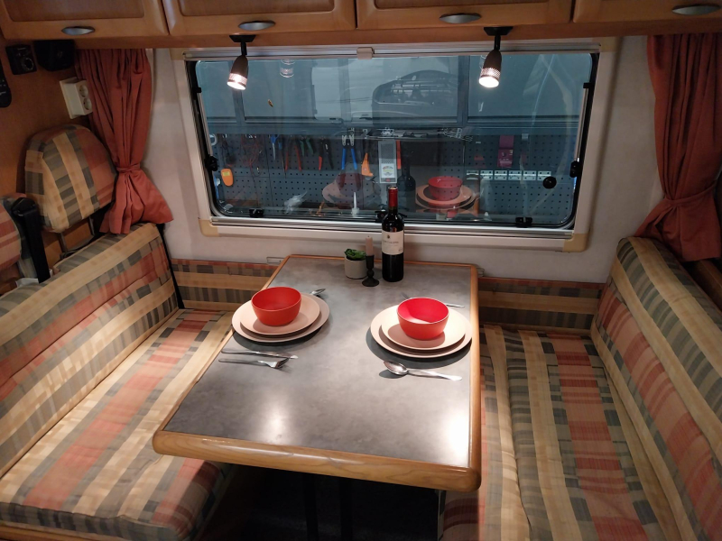 Hymer Tramp met maxxfan, zonnepaneel  foto: 2