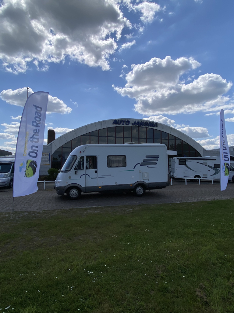 Hymer B 584 2.8 JTD 128 Pk Integraal, Hef-bed voor, Lange-bank, 3 Draaistoelen, Eindkeuken etc. Bj. 2002. B 584 Marum foto: 29