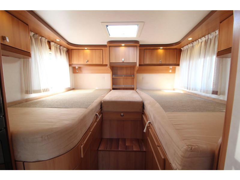 Hymer T 674 Enkele bedden - 2x airco  foto: 25