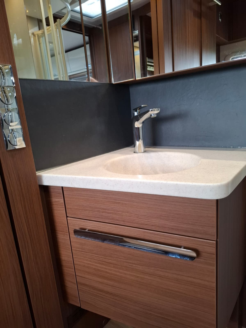 Niesmann bischoff Flair 880 LE foto: 13