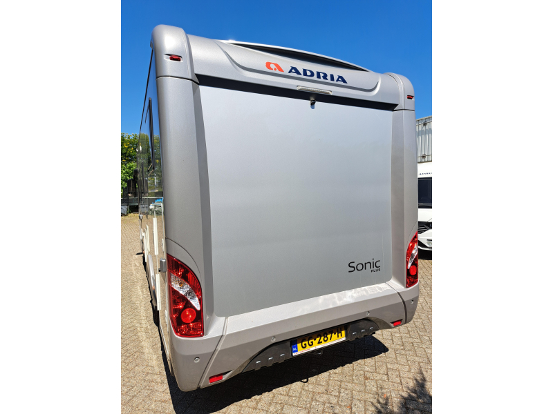 Adria Sonic Plus 700 SBC E & P Levelsysteem  foto: 3
