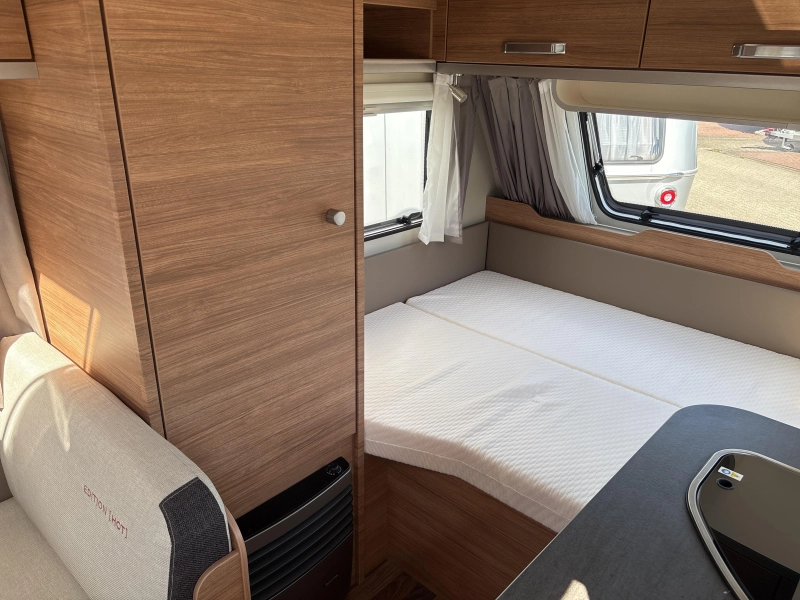 Weinsberg CaraOne Edition HOT 390 QD Mover Foto: 7