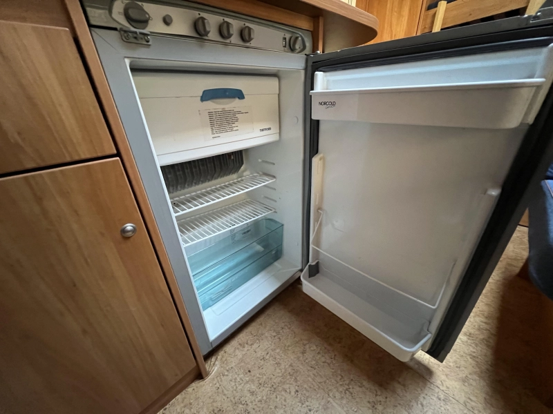 Bürstner Flipper 550 TK stapelbed  foto: 10