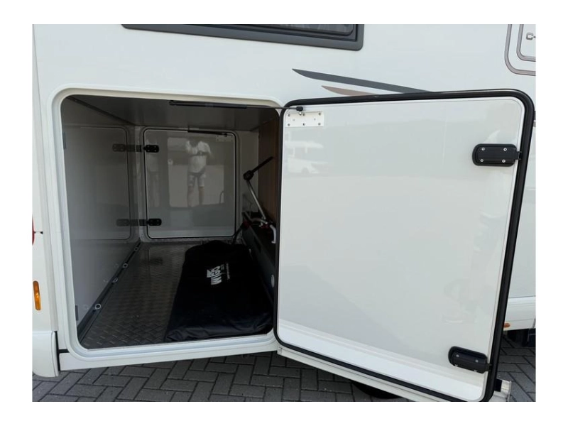 Carthago C-Tourer T 144 LE 4 persoons, LPG, automaat  foto: 7
