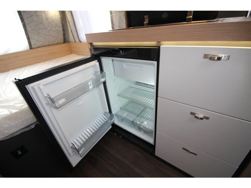 Knaus Sport 420 QD Dwarsbed & ruime keuken!  foto: 12