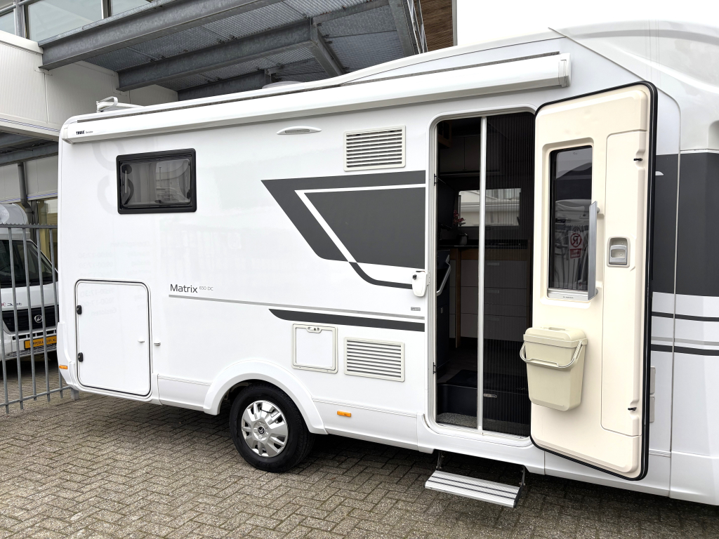 Adria Matrix 650 DC QUEENSBED + HEFBED + FACE TO FACE 2023 foto: 6