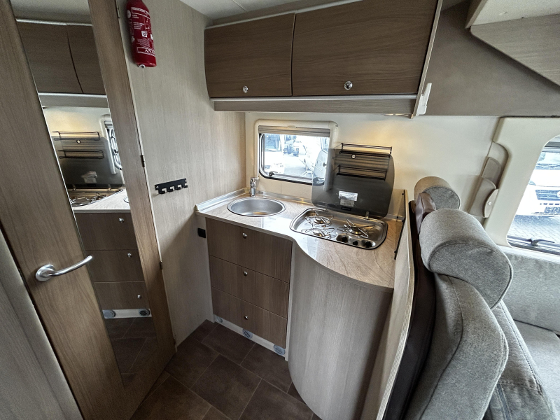 Bürstner Nexxo 580 T Hefbed/2015/5.8M/Euro-5!  foto: 10