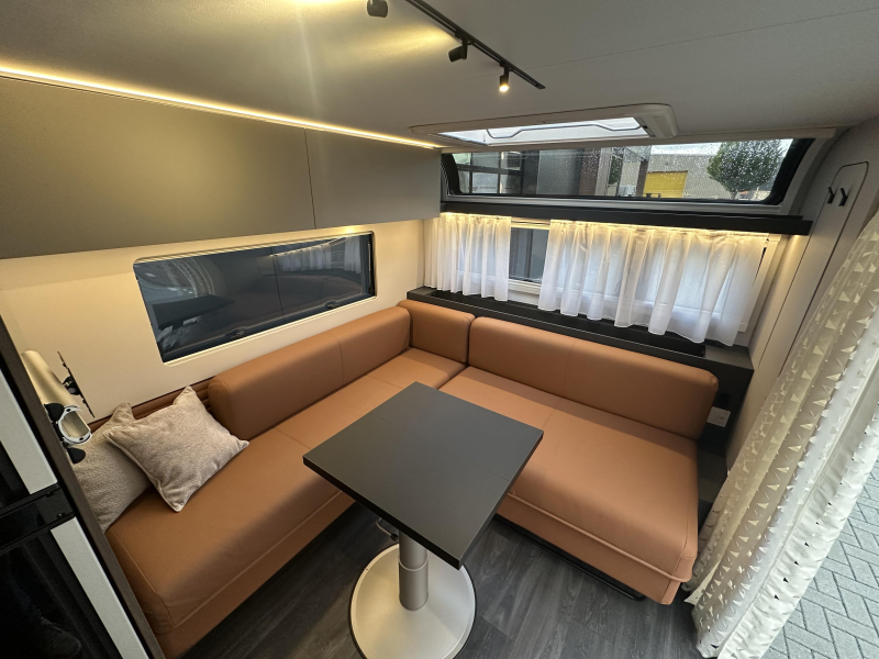Adria Astella 754 DP Exklusiv in den Niederlanden Foto: 9