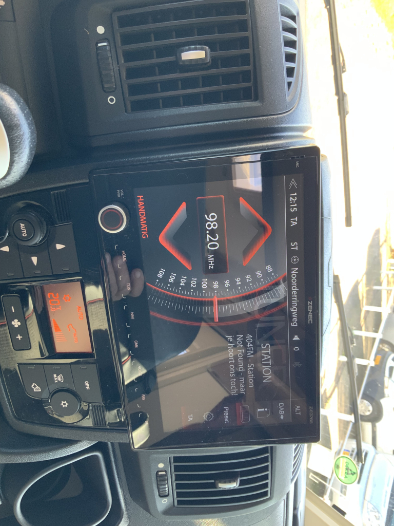 Carthago Malibu I 460 AUTOM&Aacute;TICO 150 CV Integral, Camas longitudinales y Cama abatible, Garaje, Aire acondicionado de motor, Aire acondicionado de techo, Sistema de nivelaci&oacute;n, Centro de autocaravanas en la carretera Marum foto: 29