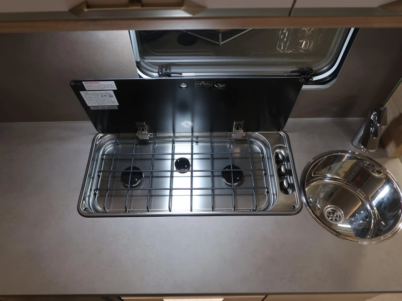 Knaus Sudwind Black Selection 420 QD COMPACT EN GROTE KEUKEN !  foto: 13