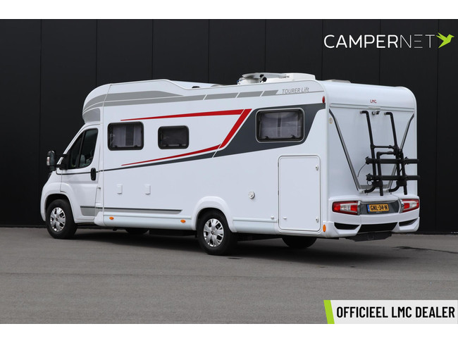 LMC Tourer Lift 730 165PK | Lengtebedden | Gescheiden douche | Hefbed | Fietsendrager | Zonnepaneel | Bearlock | Dakairco | Luifel | foto: 1