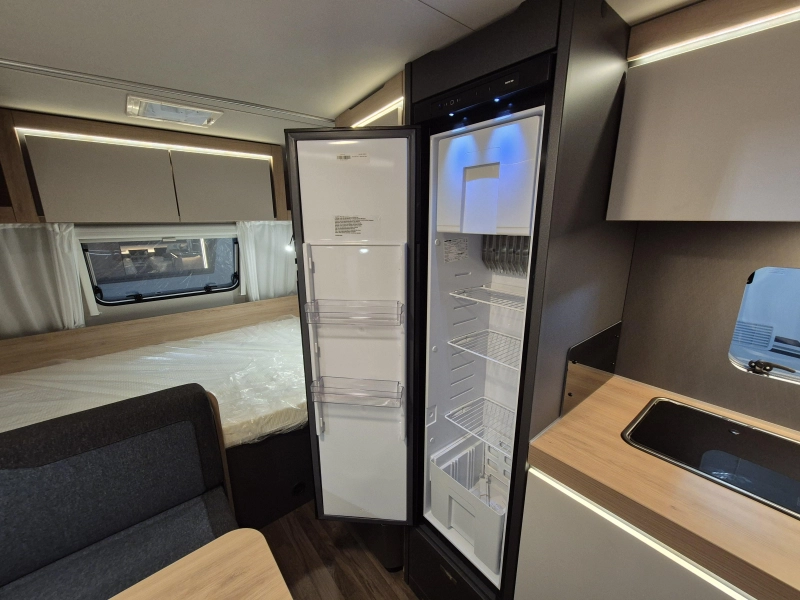 Knaus Sport 500 QDK met 3 stapelbedden!  foto: 15