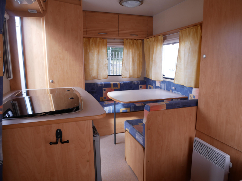 Caravelair Antares 390 Voortent, fietsenrek  foto: 10