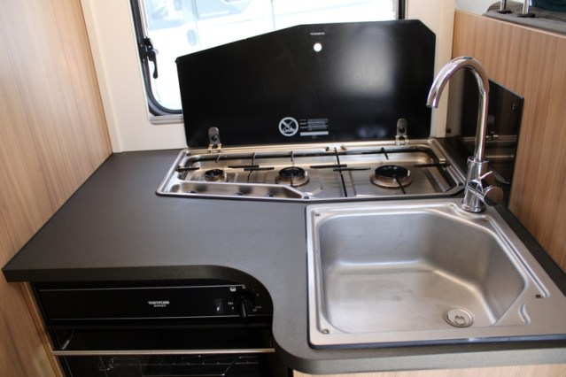 Sun Living S 75 SL by Adria 5 gordel plaatsen enkele bedden 67  foto: 30