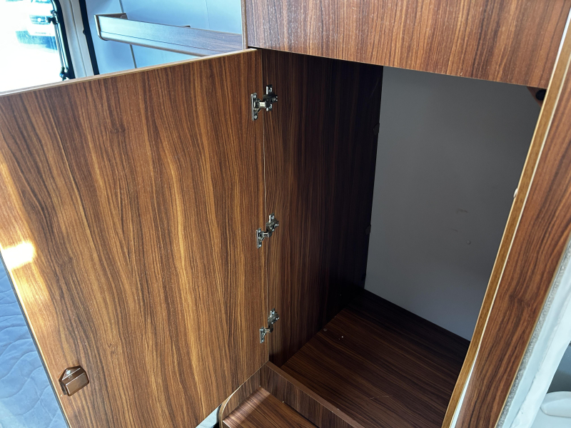 Adria Twin 640 SHX Dwarsbed/unieke indeling  foto: 19