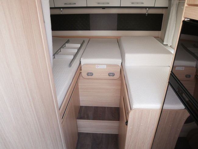 Sunlight T67, 9-Traps automaat, Lengtebedden, XXL Garage foto: 16
