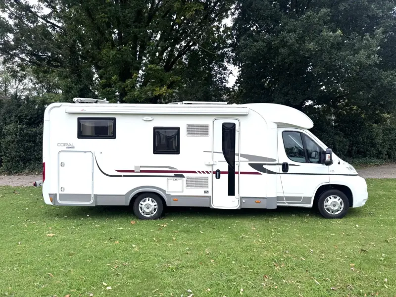 Adria Coral S 690 SC Queens-bed  foto: 1