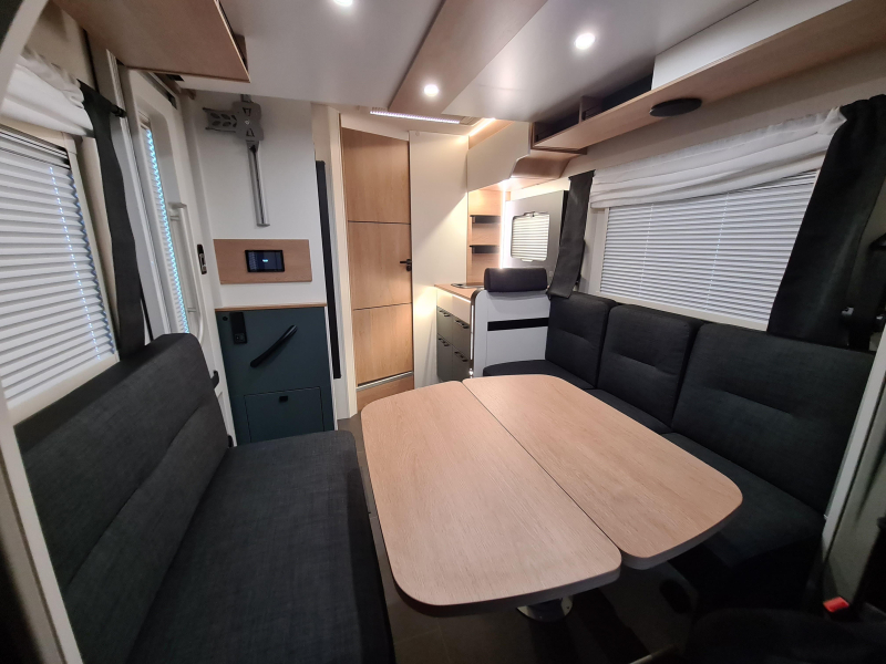 Pilote Atlas A650D Camper, Hefbed  foto: 6