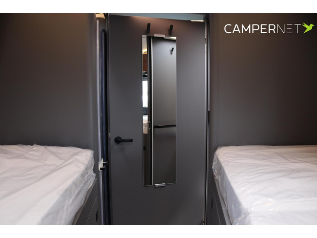 Hymer BMC-T 680 170pk Automaat | Premium pakket | Lengtebedden | Gescheiden douche | Hymer SLC Chassis | Nieuw uit voorraad leverbaar foto: 21