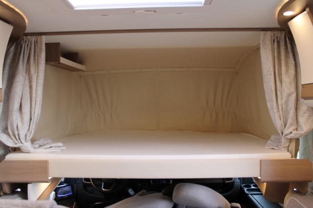 Robusto Carthago Integral Malibu I 460 LE Fiat AUTOM&Aacute;TICO 180 CV camas individuales y cama abatible (118 foto: 62