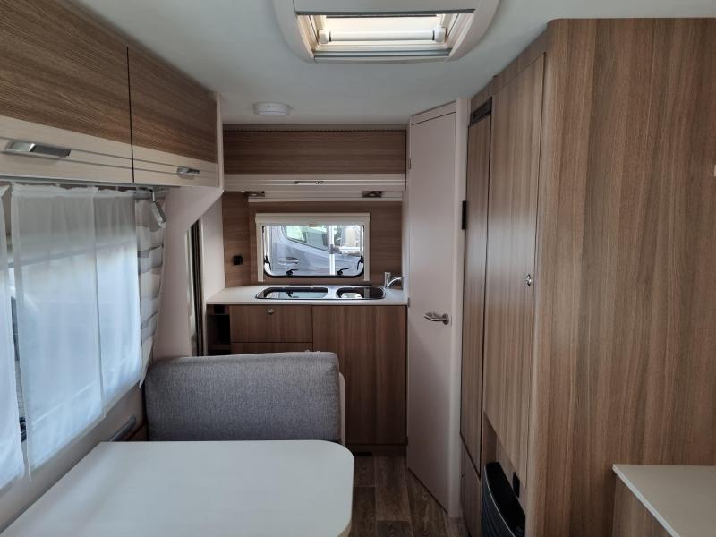 Dethleffs C'Joy 420 QSH - Thule Cassette Luifel - 