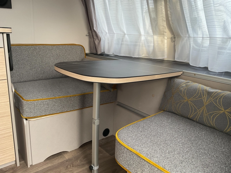 Eriba Touring 310 Urban Memphis design package. photo: 9