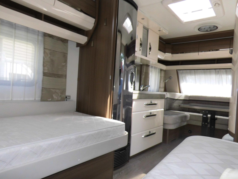 Hobby Prestige 560 WLU Mover en cassetteluifel!  foto: 9