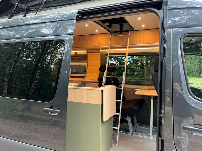 Leaf 4 Sprinter met Hefdak foto: 9