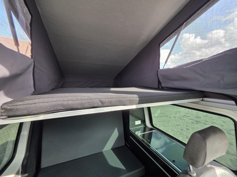 Volkswagen T5 2 TDI 4 persoons hefdak 2014  foto: 8