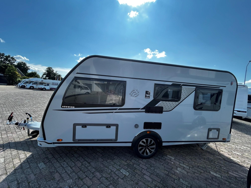 Knaus Sudwind Black Selection 450 FU Paquete de Ventaja Temporal foto: 3