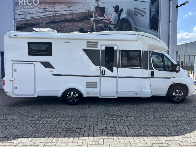 Adria Matrix 670 DL Face to face zit / Level  foto: 1