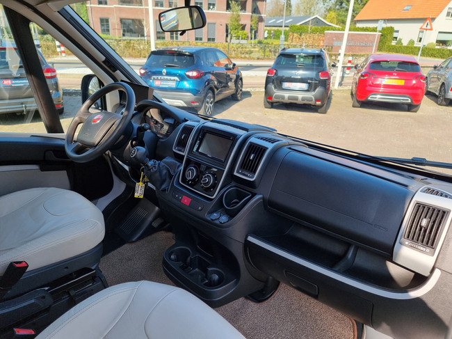Bavaria Pilote P740 Class | Distr.neu | Elektr. Queensbett | Solarpaneele | Luftfederung | Sehr guter Zustand! Foto: 20