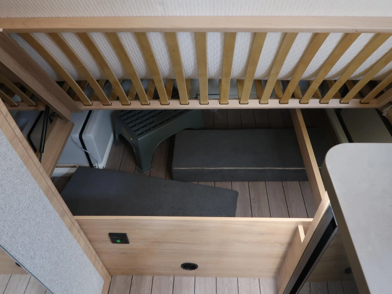 Knaus Sudwind Black Selection 420 QD COMPACT EN GROTE KEUKEN !  foto: 4