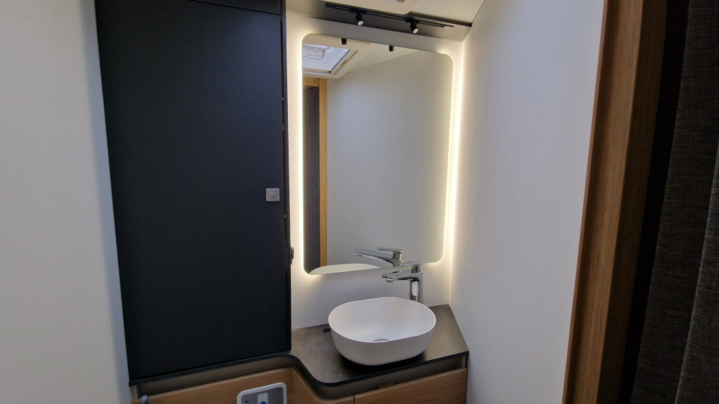 Adria Matrix 650 DC Foto: 15