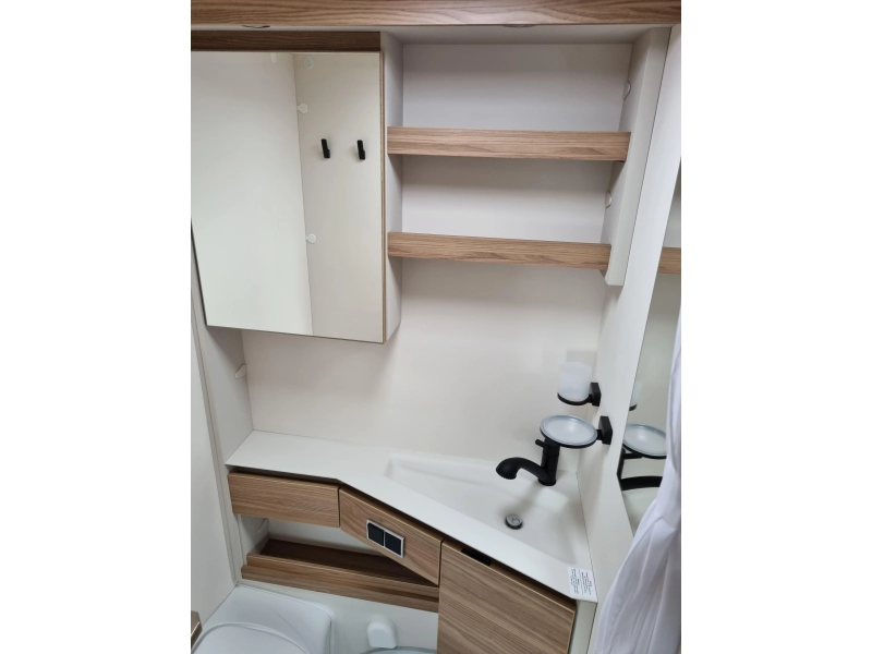 Dethleffs Nomad 460 EL First Edition  foto: 10
