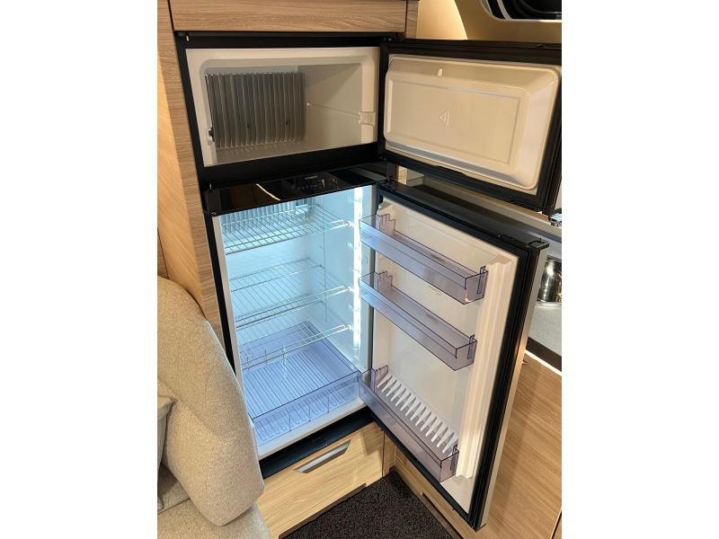 Knaus Sudwind 650 PXB queensbed, bomvol opties  foto: 14