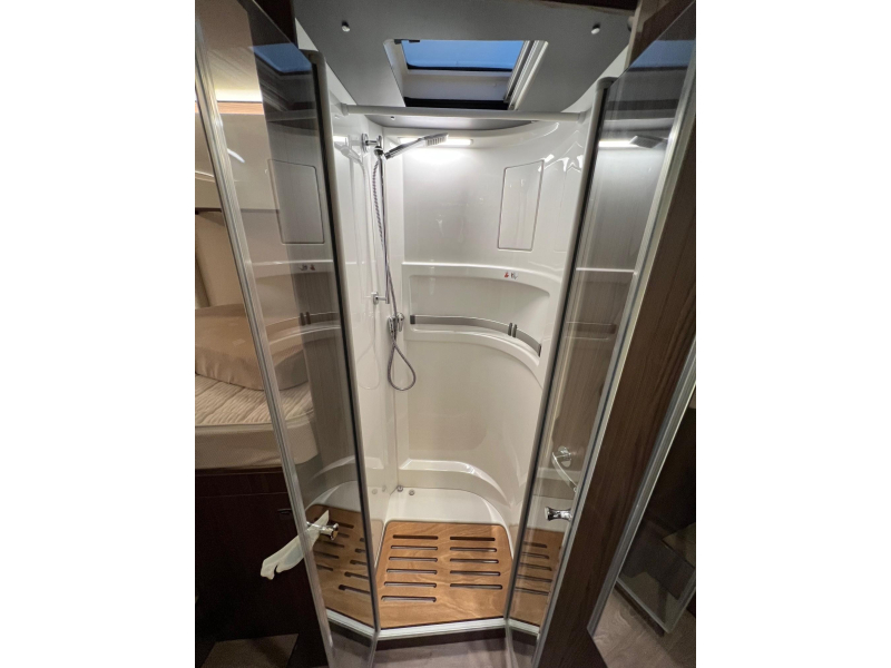 Hymer B ML I 780 schotel, airco, enkelbed  foto: 15