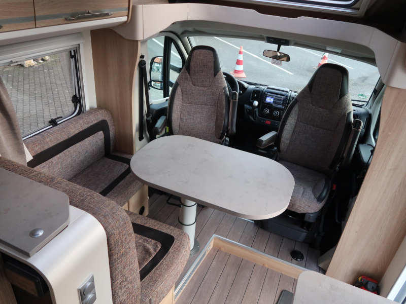 Knaus Sky TI 650 MEG AUTOMATIC 150 HP photo: 2