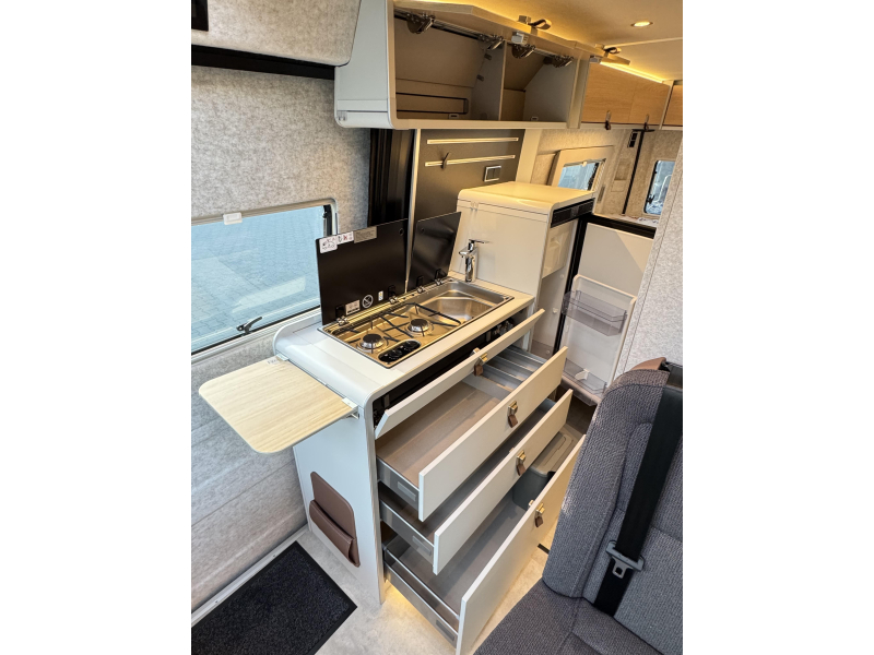Hymer Yellowstone 640 -- Automaat - 4pers --  foto: 9
