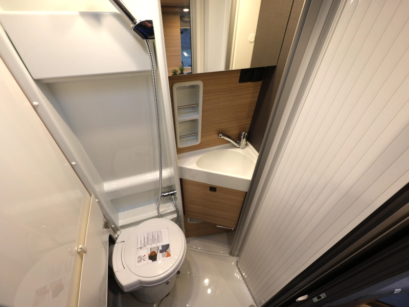 Malibu Van Charming Coupe 640 LE SUPERSALE BIJ WITOMA !!  foto: 15